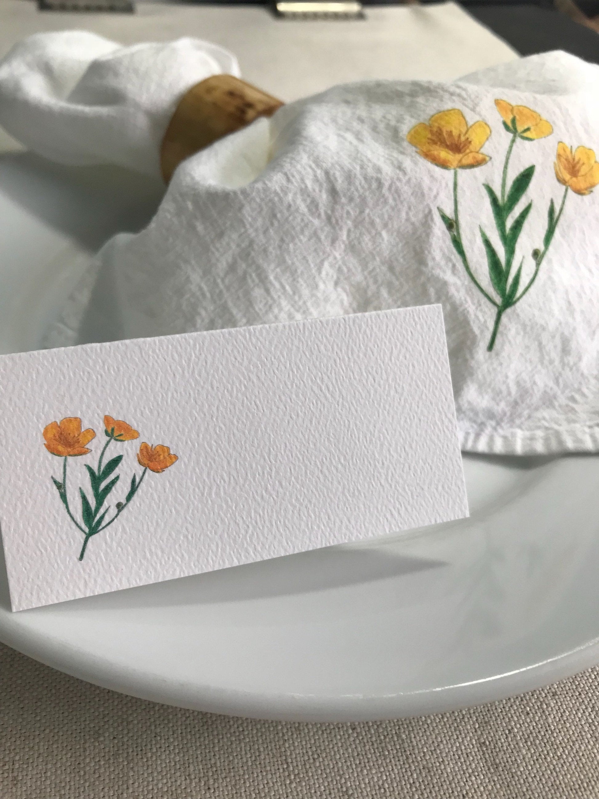 Buttercup Flowers Place Cards, Tented Cards, Personalized Seating, Blank Name Cards, Wedding Event Cards, Tented Cards, Bridal Shower, Party.